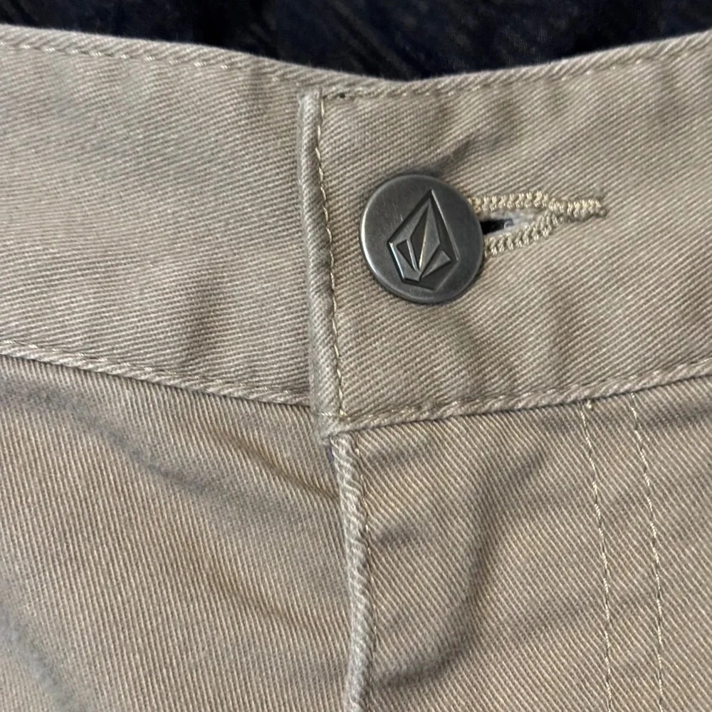 Volcom Men's 30‎ Chino Pants Khaki Tan Modern Stretch Straight Trousers Casual
